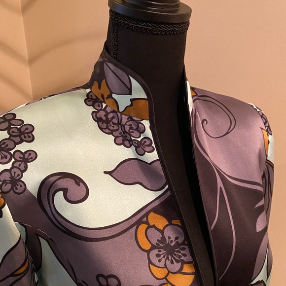 Stunning vintage silk button up top - Picture 2 of 12